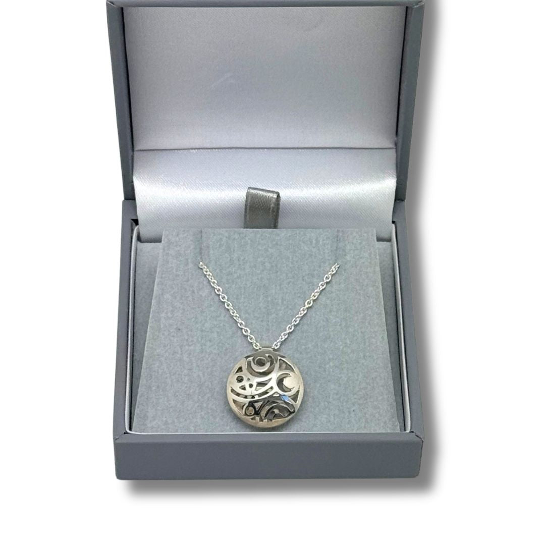 Miriam Wade | Lios Small Silver Pendant