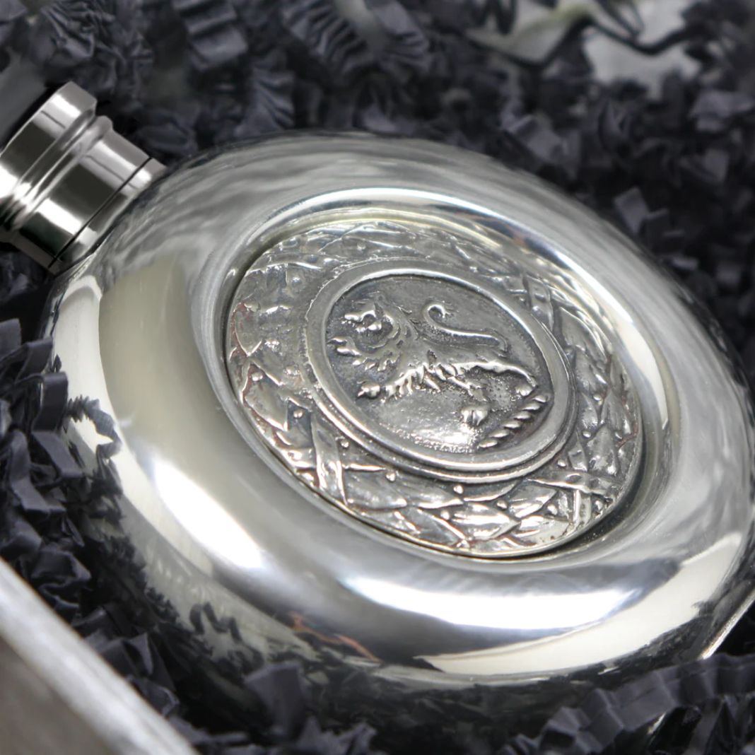 6 oz Lion Rampant Round Pewter Flask